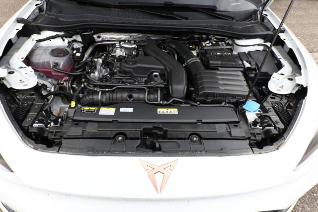Cupra Leon DSG IntelliD Nav Matrix Dinamica Kam Ambien 