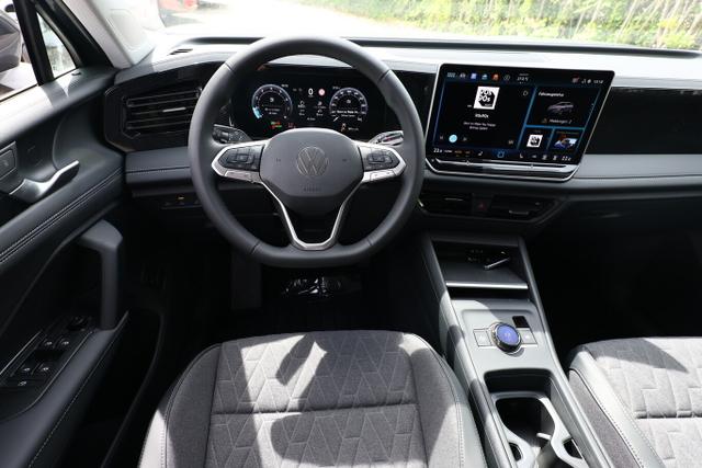 Volkswagen Tiguan DSG LED+ 5JGarantie IQ.DRIVE SHZ Keyl ACC 