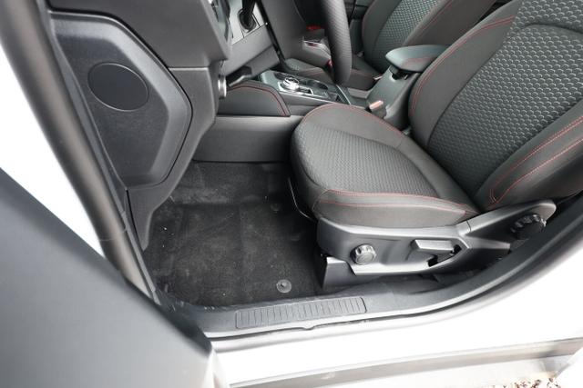 Kuga ST-Line FHEV AWD WinterP LED Kam PrivG 18Z 