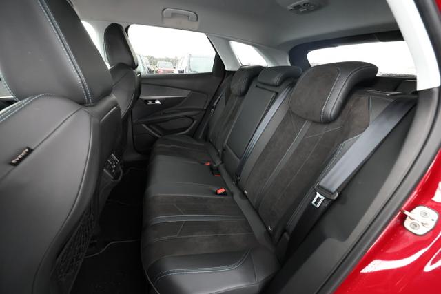 Peugeot 3008 Allure 1.6 PureTech 180 Aut LED Nav eHk PDC 