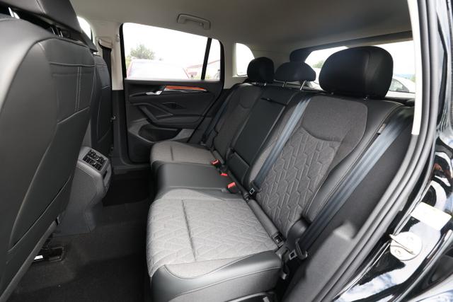 Volkswagen Tiguan DSG LED+ Nav IQ.DRIVE 5JGar. SHZ Keyl 17Z 