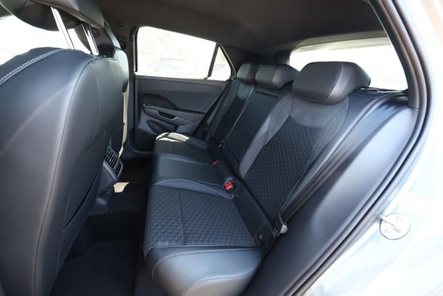 Volkswagen T-Roc R-Line EasyO 5JGar Kam SHZ PrivG ParkAss+ 