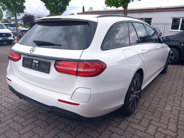 Mercedes-Benz E-Klasse AMG Line E 300 de T Multibeam Distronic Widescr. 