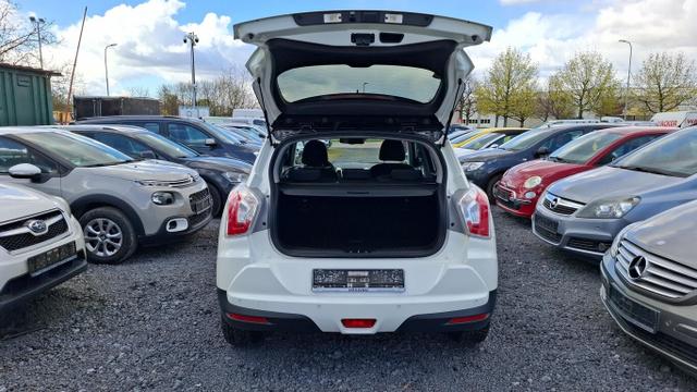 Ssangyong Tivoli Black & White 1.6 e-XGi 128 Nav PDC Temp 