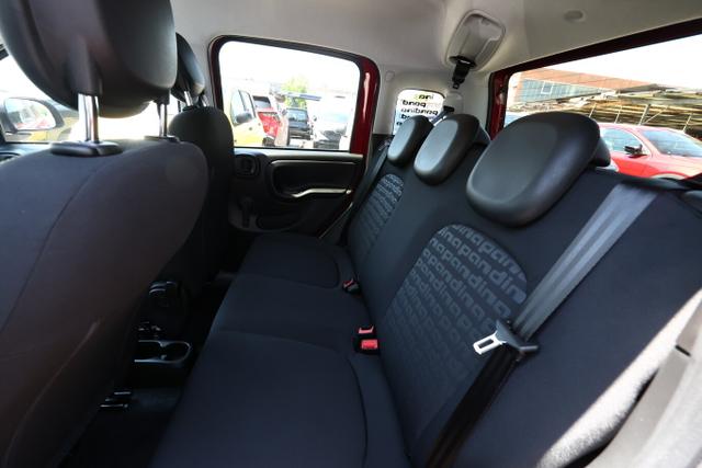 Fiat Panda Cross 5S PDC CarP/AndroidA PrivG 15Z NSW 