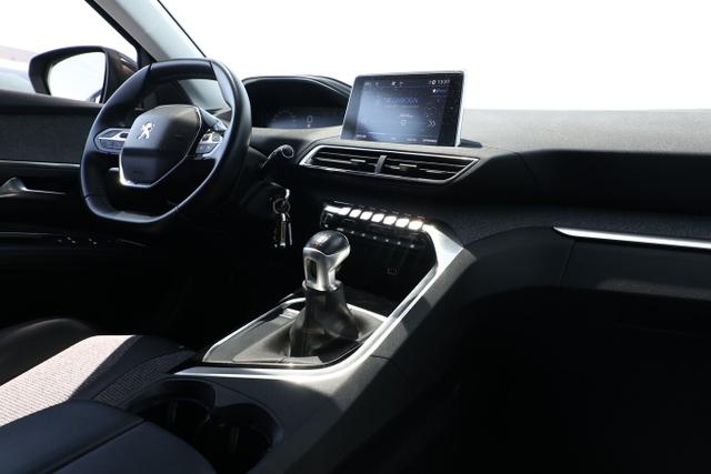 Peugeot 3008 Allure 1.5 BlueHDi 130 PDC Kam SHZ LM18Z 