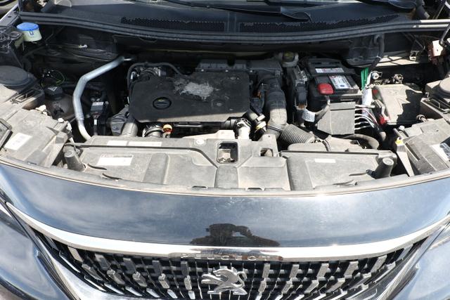 Peugeot 3008 Allure 1.5 BlueHDi 130 PDC Kam SHZ LM18Z 