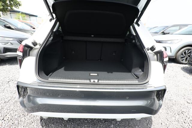 Audi Q3 Intense Tech LED+ KlimaP MMI+ Keyl PrivG 18Z eHK PDC+ 