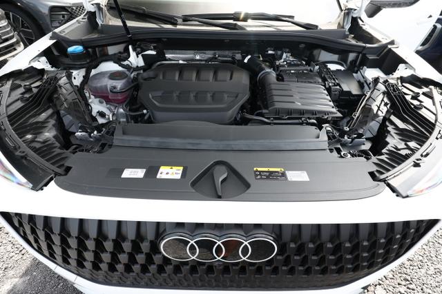 Audi Q3 Intense Tech LED+ KlimaP MMI+ Keyl PrivG 18Z eHK PDC+ 