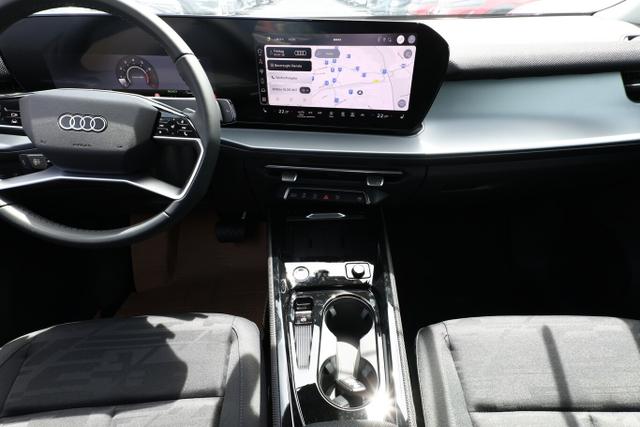 Audi Q3 Intense Tech LED+ KlimaP MMI+ Keyl PrivG 18Z eHK PDC+ 