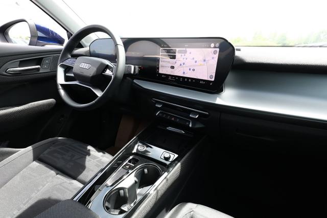Audi Q3 Intense Tech LED+ KlimaP MMI+ Keyl PrivG 18Z eHK PDC+ 