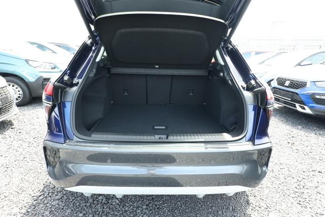 Audi Q3 Intense Tech LED+ KlimaP MMI+ Keyl PrivG 18Z eHK PDC+ 
