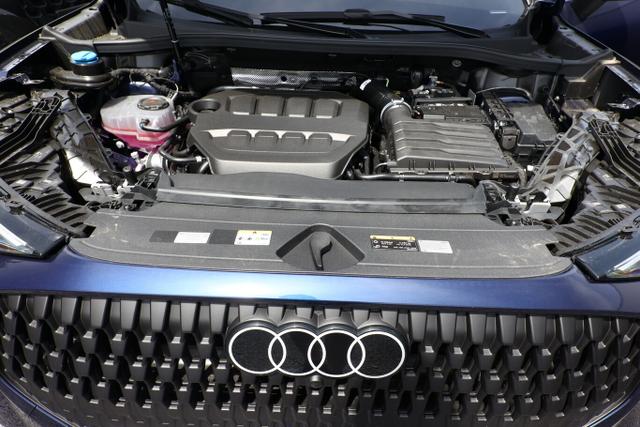Audi Q3 Intense Tech LED+ KlimaP MMI+ Keyl PrivG 18Z eHK PDC+ 