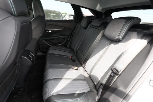 Peugeot 3008 Allure Pack 1.5 BlueHDi 130 Nav PDC Kam180&deg; 