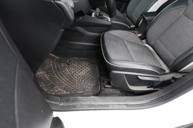 Renault Captur Intens II 1.3 TCe 130 LED Nav PDC Kam SHZ 