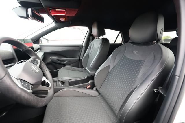 Volkswagen T-Roc R-Line EasyO 5JGar Kam SHZ PrivG ParkAss+ 