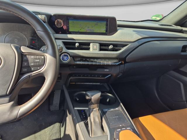 Lexus UX Luxury Line 250h Matrix LED Pano Memory Kam 