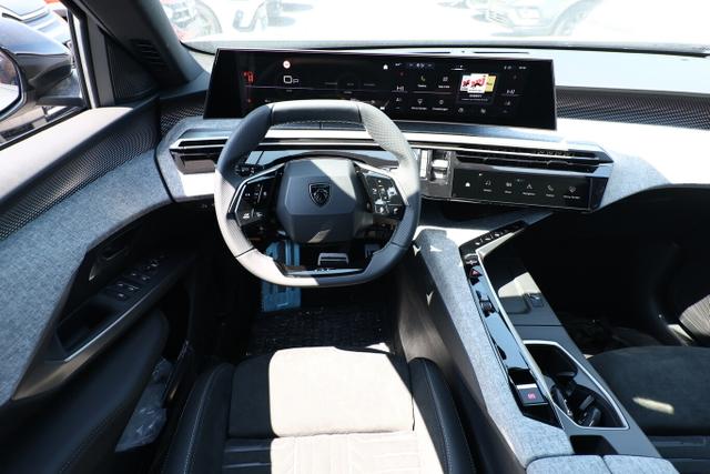 Peugeot 5008 GT Hybrid Pano KomfortP AHK 360&deg; TotW ACC 