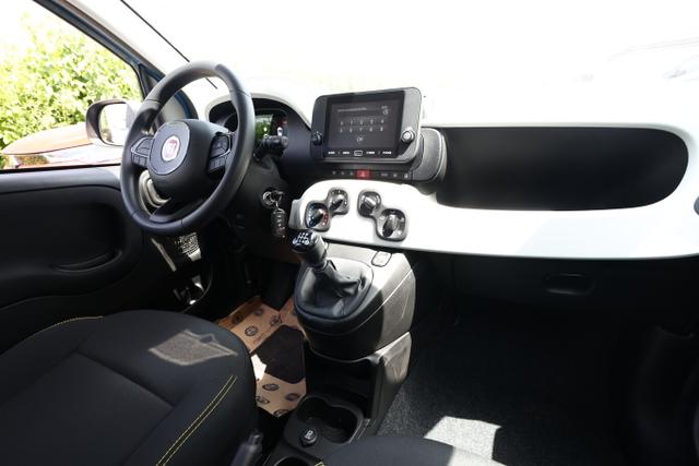 Fiat Panda Cross 5S PDC CarP/AndroidA PrivG 15Z NSW 