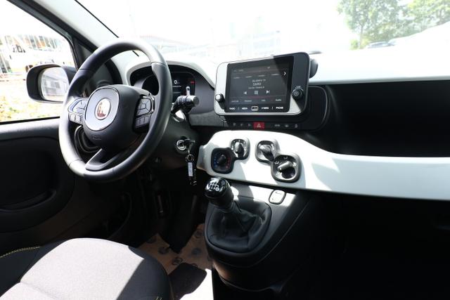 Fiat Panda Cross 5S PDC CarP/AndroidA PrivG 15Z NSW 