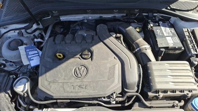 Volkswagen Golf Comfortline VII 1.5 TSI 150 R-Line LED Nav 