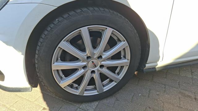 Volkswagen Golf Comfortline VII 1.5 TSI 150 R-Line LED Nav 