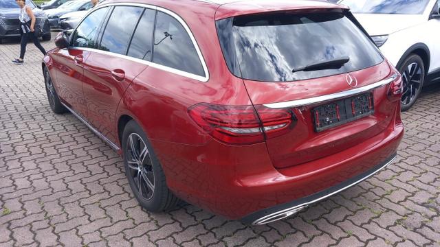 Mercedes-Benz C-Klasse AVANTGARDE C 300 T LED Nav AHK eHk SHZ ParkP 17Z 