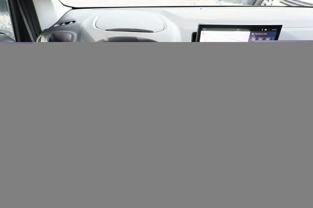 Berlingo MAX PKW AT Nav Keyl Kam PrivG 16Z DigC 