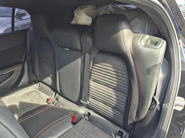 Mercedes-Benz GLA AMG Line 180 DCT LED Nav SHZ ParkAs eHk 19Z 