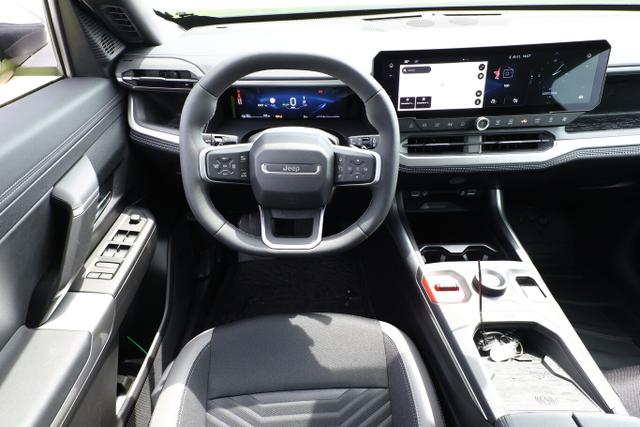 JEEP Compass First Edition 74kWh Nav Matrix eHk 360&deg;K 