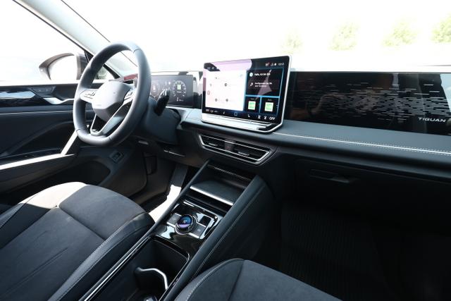 Volkswagen Tiguan Eleg. 4M Nav DCC+ LED+ SHZ eHk KeyL ParkA 