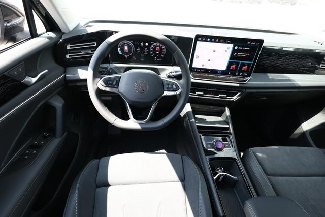 Volkswagen Tiguan Eleg. 4M Nav DCC+ LED+ SHZ eHk KeyL ParkA 