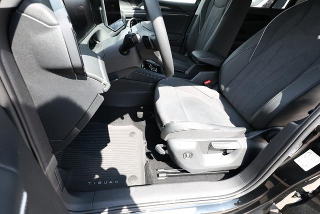 Volkswagen Tiguan Eleg. 4M Nav DCC+ LED+ SHZ eHk KeyL ParkA 