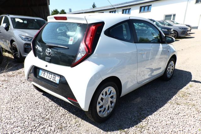 Toyota Aygo x-play 1.0 72 Aut. Kamera PDC Klimaanlage 