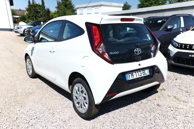 Toyota Aygo x-play 1.0 72 Aut. Kamera PDC Klimaanlage 