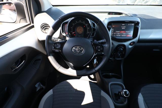 Toyota Aygo x-play 1.0 72 Aut. Kamera PDC Klimaanlage 