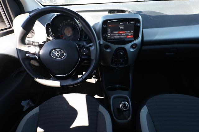 Toyota Aygo x-play 1.0 72 Aut. Kamera PDC Klimaanlage 