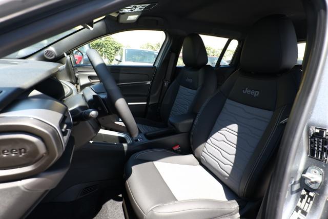 Jeep Avenger Upland MHEV 4xe SHZ ACC Kam 17Z Klimaaut 