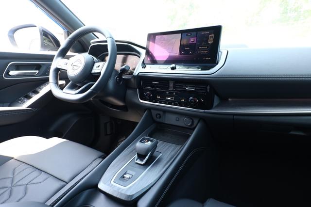 Nissan Qashqai Tekna Pano HUD el.Heckk LED+ ACC SHZ Nav 