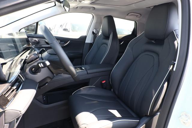 Omoda 5 EV Premium 402kmReichw 360&deg; Nav SHZ eHK 