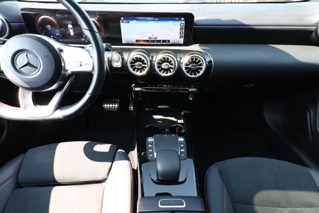 Mercedes-Benz CLA Shooting Brake AMG Line 200 d SB DCT Pano NightP AHK LED Nav 18Z 