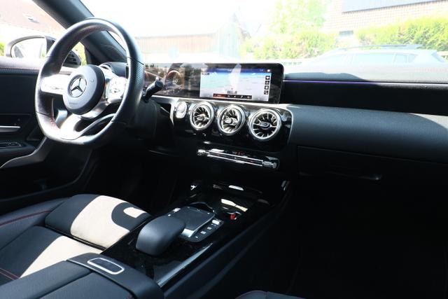 Mercedes-Benz CLA Shooting Brake AMG Line 200 d SB DCT Pano NightP AHK LED Nav 18Z 