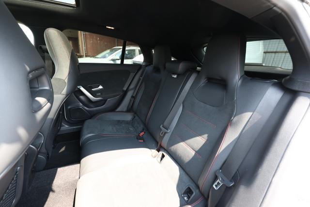 Mercedes-Benz CLA Shooting Brake AMG Line 200 d SB DCT Pano NightP AHK LED Nav 18Z 