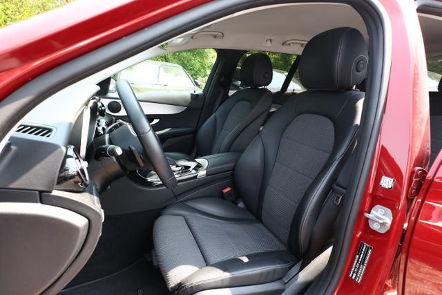 Mercedes-Benz C-Klasse AVANTGARDE C 300 T LED Nav AHK eHk SHZ ParkP 17Z 