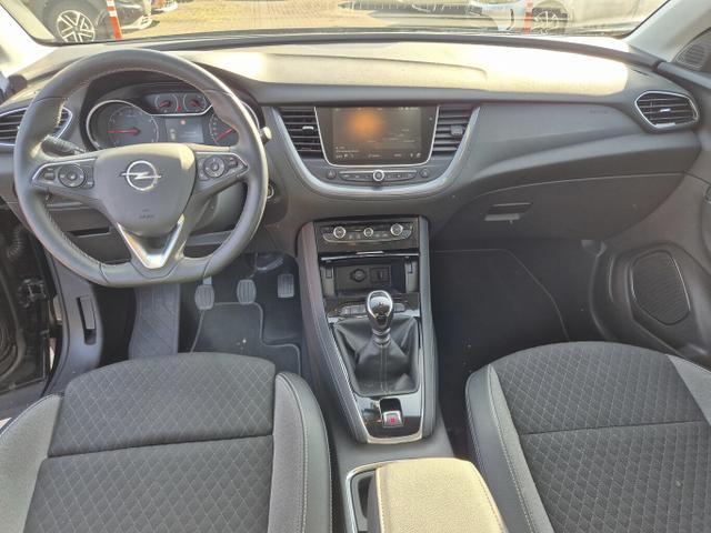 Opel Grandland X INNOVATION 1.2 Turbo 130 Nav Kam PDC 