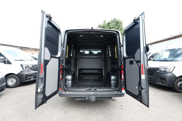 Volkswagen Crafter Plus 35 2.0 TDI 140 L3H2 Nav AHK 6S SHZ 