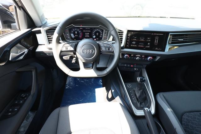 A1 S line SB LED+ SportS CarPlay Kam 17Z Keyless 