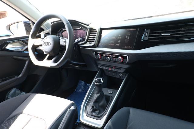 A1 S line SB LED+ SportS CarPlay Kam 17Z Keyless 