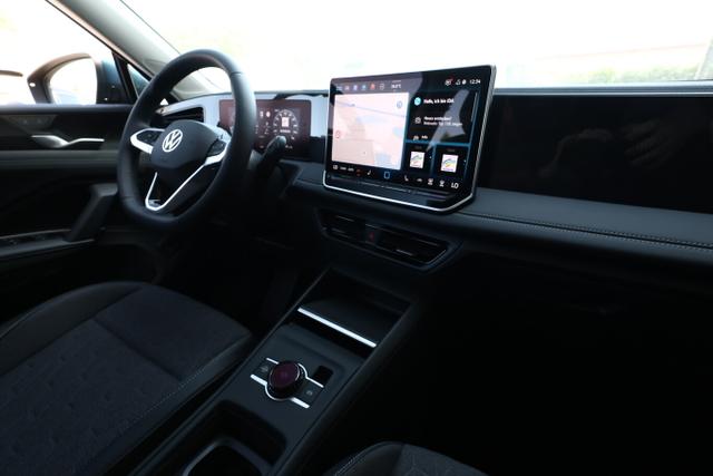 Volkswagen Tiguan DSG LED+ Pano Nav 5JGar IQ.DRIVE 18Z SHZ 