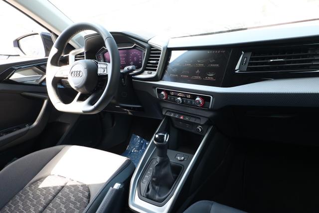 Audi A1 S line SB LED+ SportS CarPlay Kam 17Z Keyless 